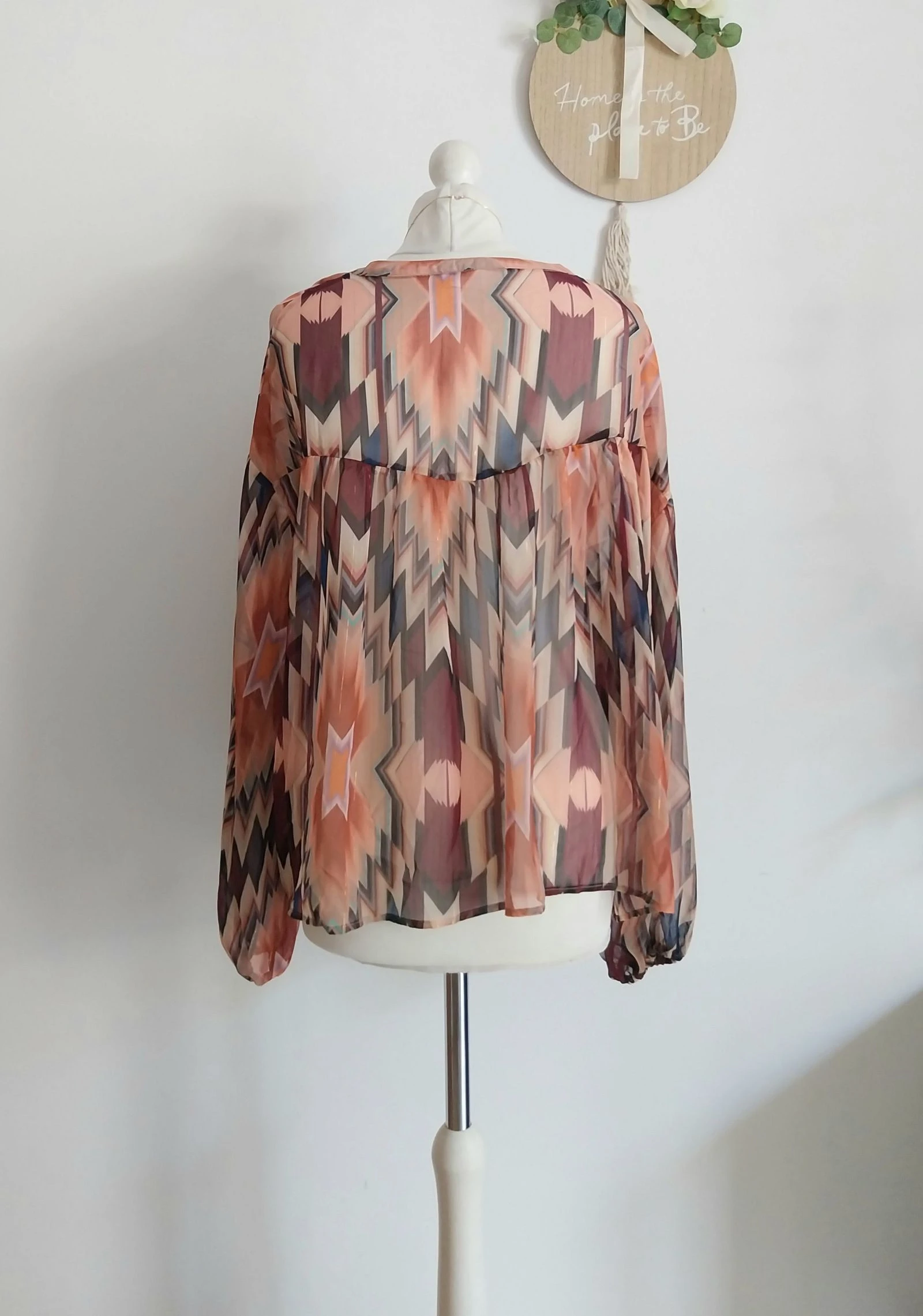 Magnífica blusa holgada con estampado art déco y filamento dorado Promod Talla 40/42 – photo 10